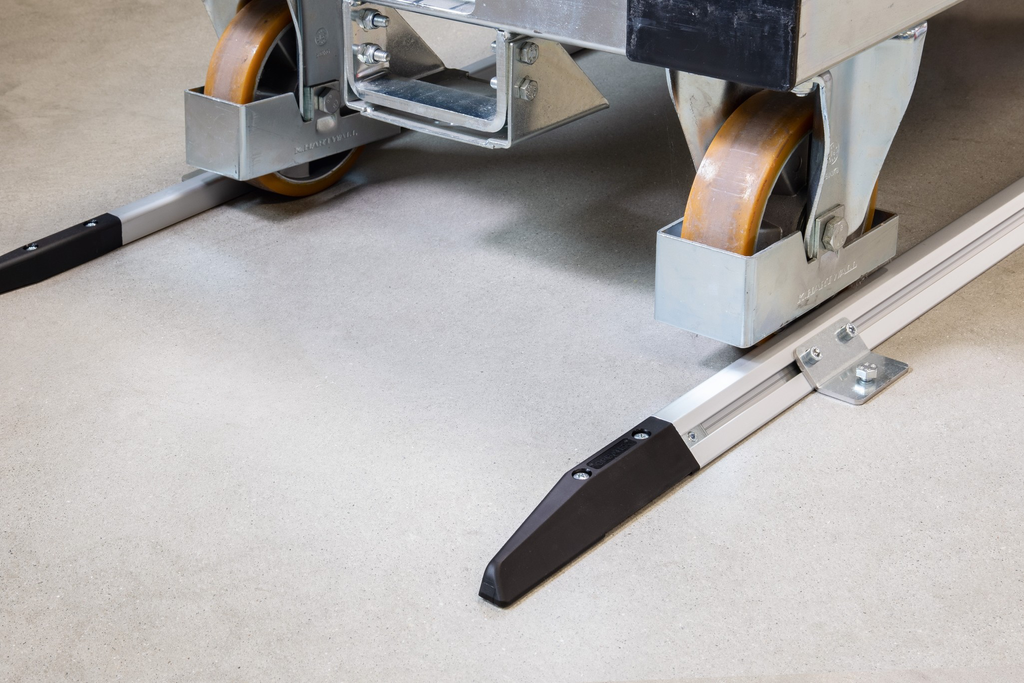Fifo Build Rails FiFo Monorail customised – rail system for flexible roll widths with ...